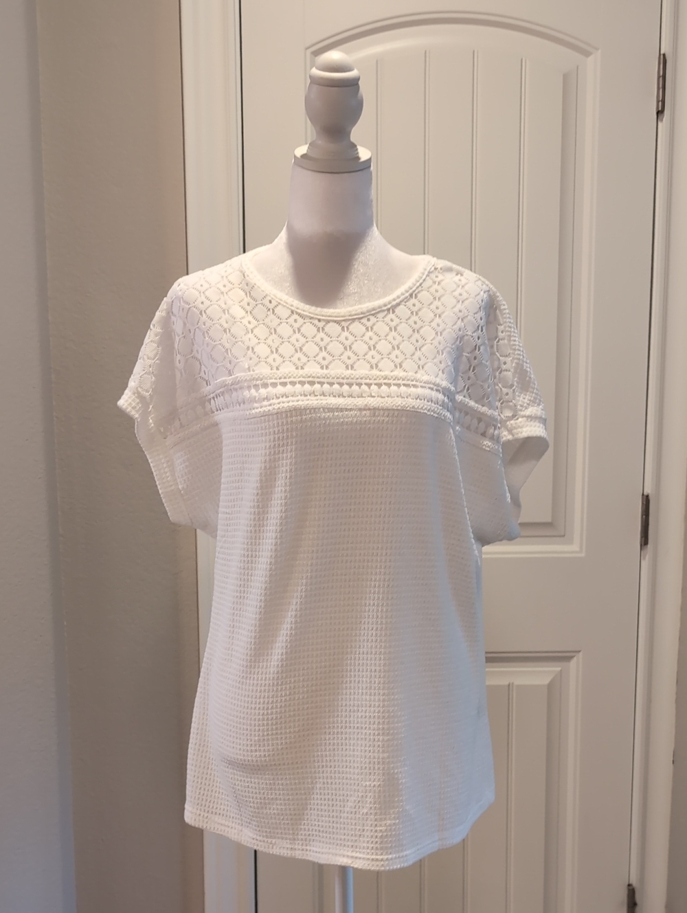 Women’s White Crochet Yoke Short Sleeve Tee